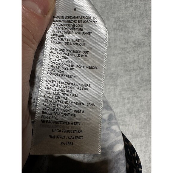 NWT Rafaella Comfort Pull On Capri Pants Leopard Print Size 6 Elastic Waist - Picture 11 of 11